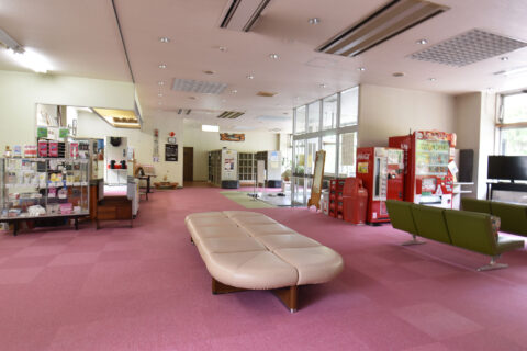 ロビー／自動販売機