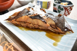 夕食一例（カレイの煮付）